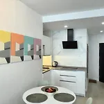 Sira House - Center - Balcony טורמולינוס