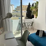 Sira House - Center - Balcony דירה טורמולינוס