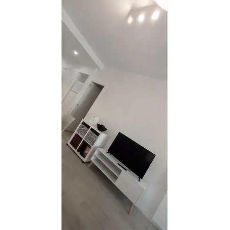 شقة Sira House - Center - Balcony توريمولينوس
