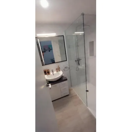 Sira House - Center - Balcony توريمولينوس