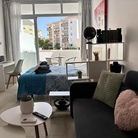 Sira House - Center - Balcony *