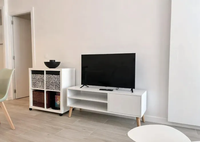 Sira House - Center - Balcony *