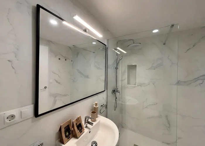 Sira House - Center - Balcony