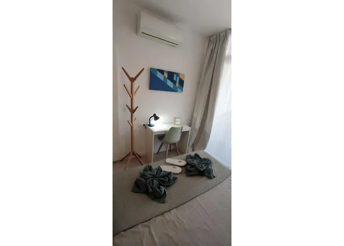 Sira House - Center - Balcony * Τορρεμολίνος